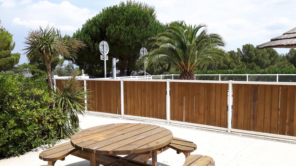 Parc Residentiel Les Hauts De Baldy Agde Exterior foto
